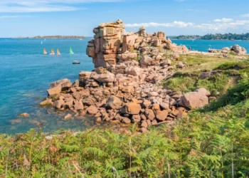 Rochers & Landes de Ploumanac'h - Perros Guirec - © Thibault Poriel