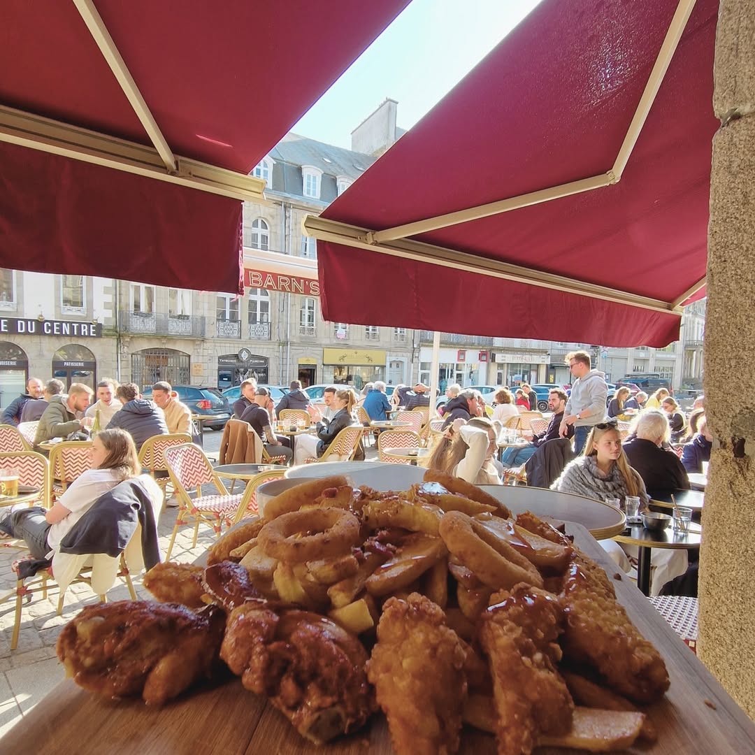 Devanture du pub Le Barn's à Lannion
