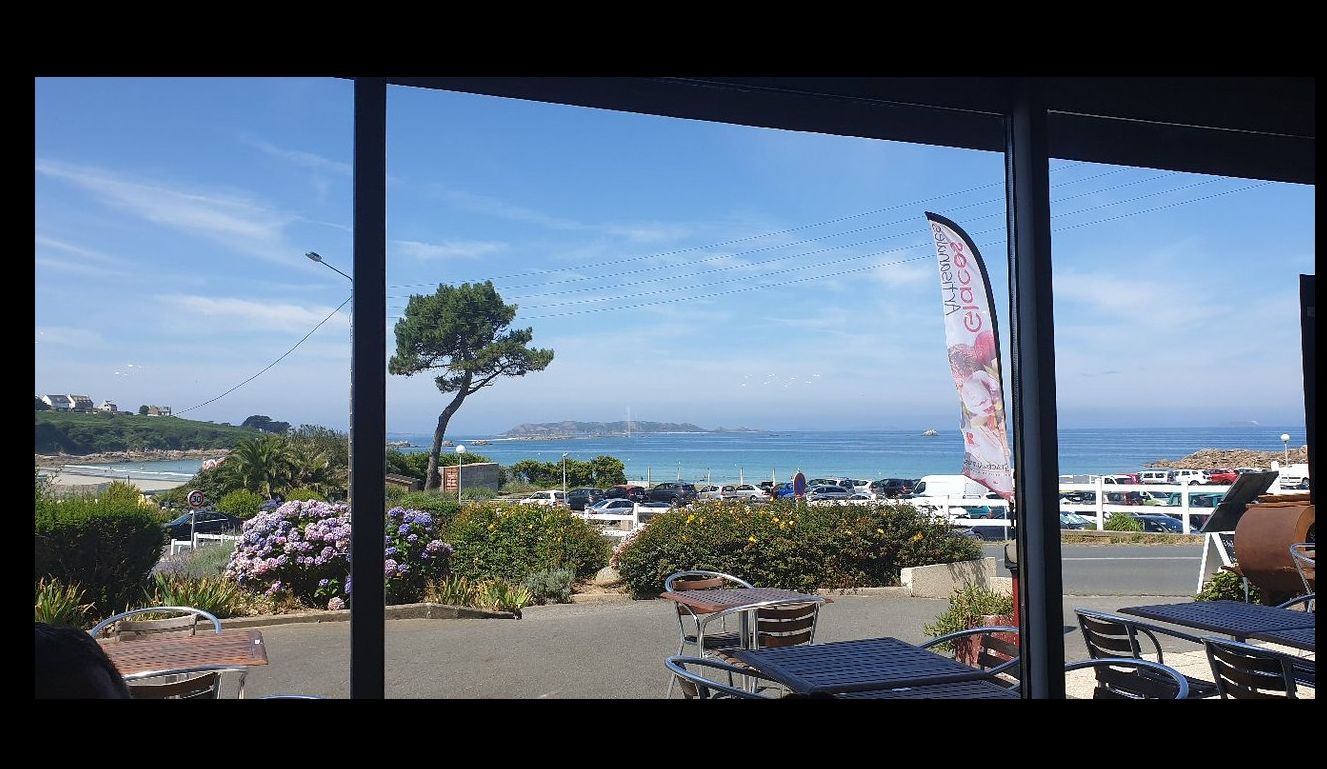Restaurant Le Ty Gwen avec vue mer sur la plage de Trestel
